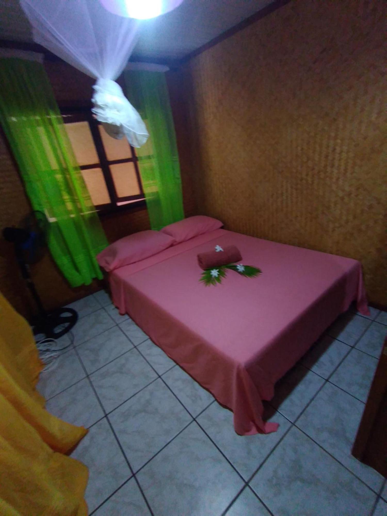 Bed and Breakfast Maupiti Authentique Te-Fare-Arii Exterior foto